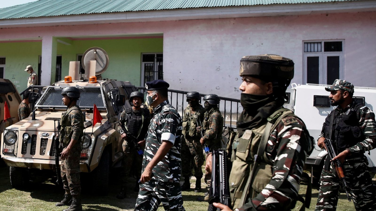 Defence Cover Srinagar Police Do not provide shelter to terrorists